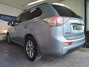 Used 2014 Mitsubishi Outlander GX4h Blue - Interior and Exterior details 7