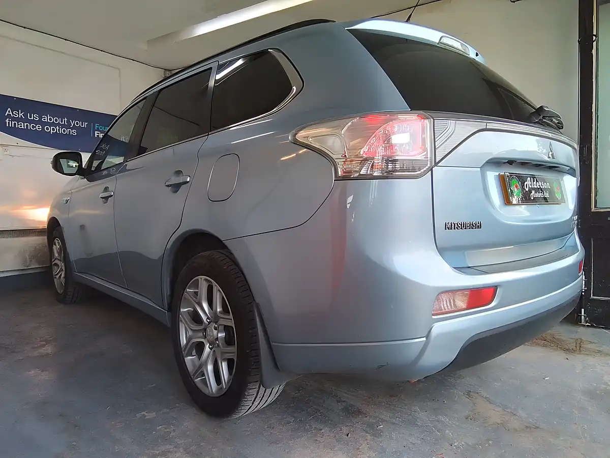 Used 2014 Mitsubishi Outlander GX4h Blue - Interior and Exterior details 7