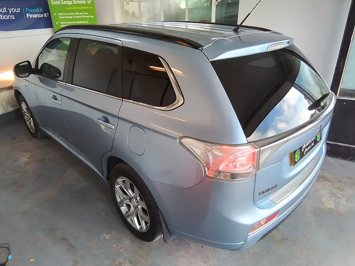 Used 2014 Mitsubishi Outlander GX4h Blue - Interior and Exterior details 8