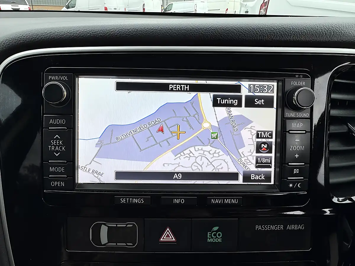 Used 2014 Mitsubishi Outlander GX4h Grey - Interior and Exterior details 17