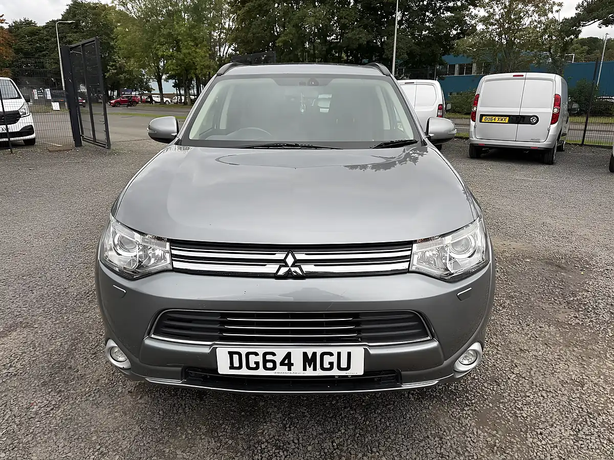 Used 2014 Mitsubishi Outlander GX4h Grey - Interior and Exterior details 2