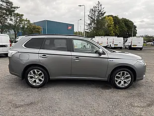 Used 2014 Mitsubishi Outlander GX4h Grey - Interior and Exterior details 4