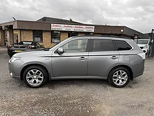 Used 2014 Mitsubishi Outlander GX4h Grey - Interior and Exterior details 8