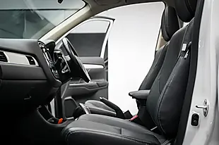 Used 2014 Mitsubishi Outlander GX4h White - Interior and Exterior details 16