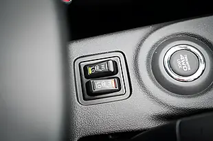 Used 2014 Mitsubishi Outlander GX4h White - Interior and Exterior details 17