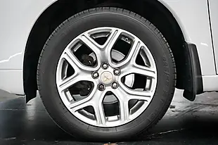 Used 2014 Mitsubishi Outlander GX4h White - Interior and Exterior details 19