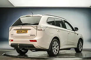 Used 2014 Mitsubishi Outlander GX4h White - Interior and Exterior details 4