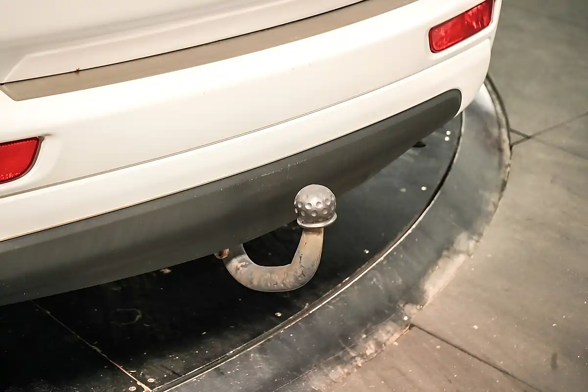 Used 2014 Mitsubishi Outlander GX4h White - Interior and Exterior details 5