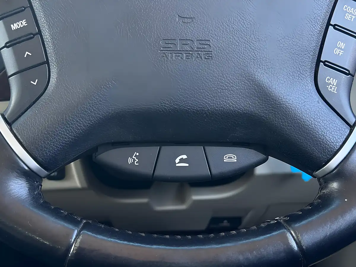 Used 2014 Mitsubishi Shogun SG3 Brown - Interior and Exterior details 13