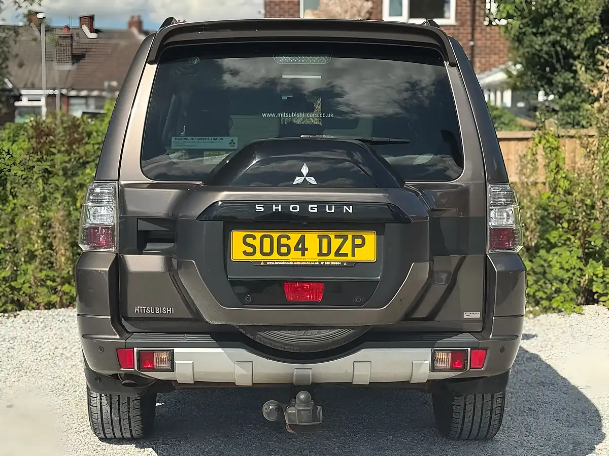 Used 2014 Mitsubishi Shogun SG3 Brown - Interior and Exterior details 8