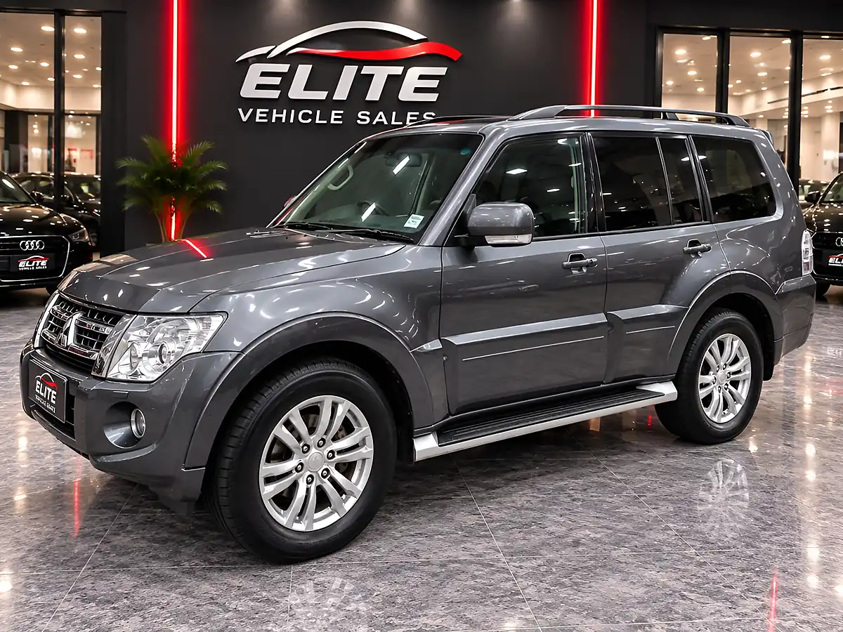 Used 2014 Mitsubishi Shogun SG3 Grey - Interior and Exterior details 11