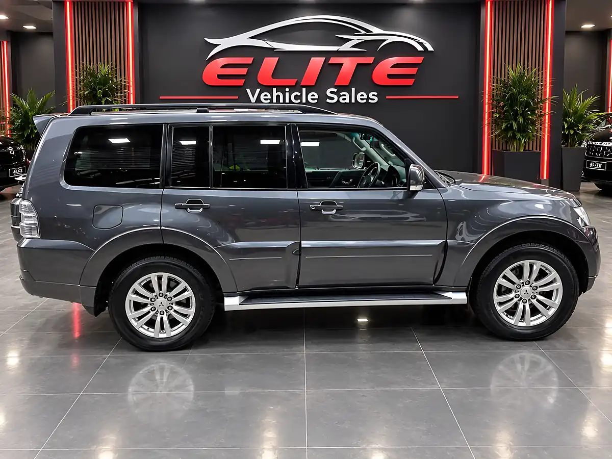 Used 2014 Mitsubishi Shogun SG3 Grey - Interior and Exterior details 18