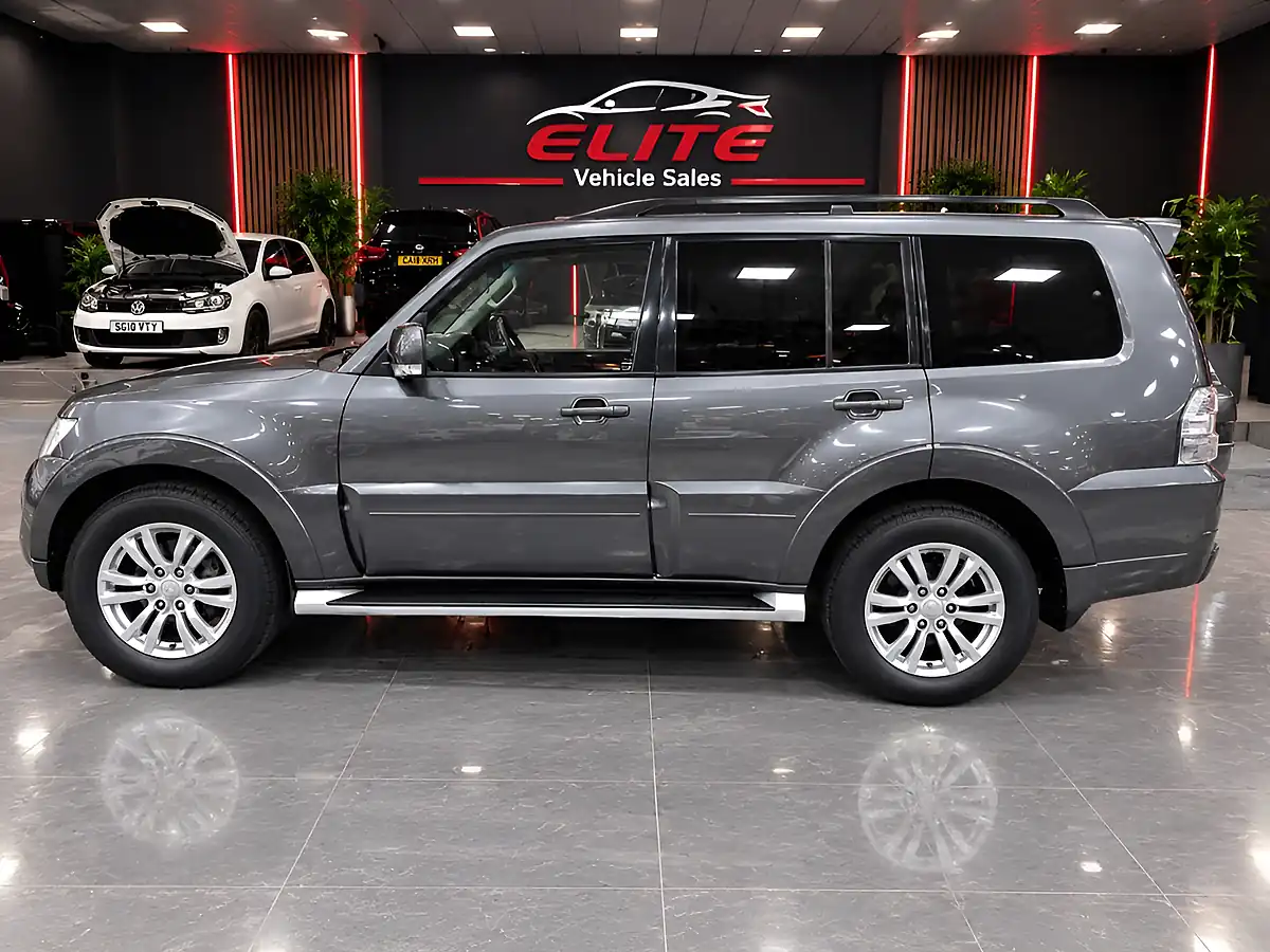 Used 2014 Mitsubishi Shogun SG3 Grey - Interior and Exterior details 20