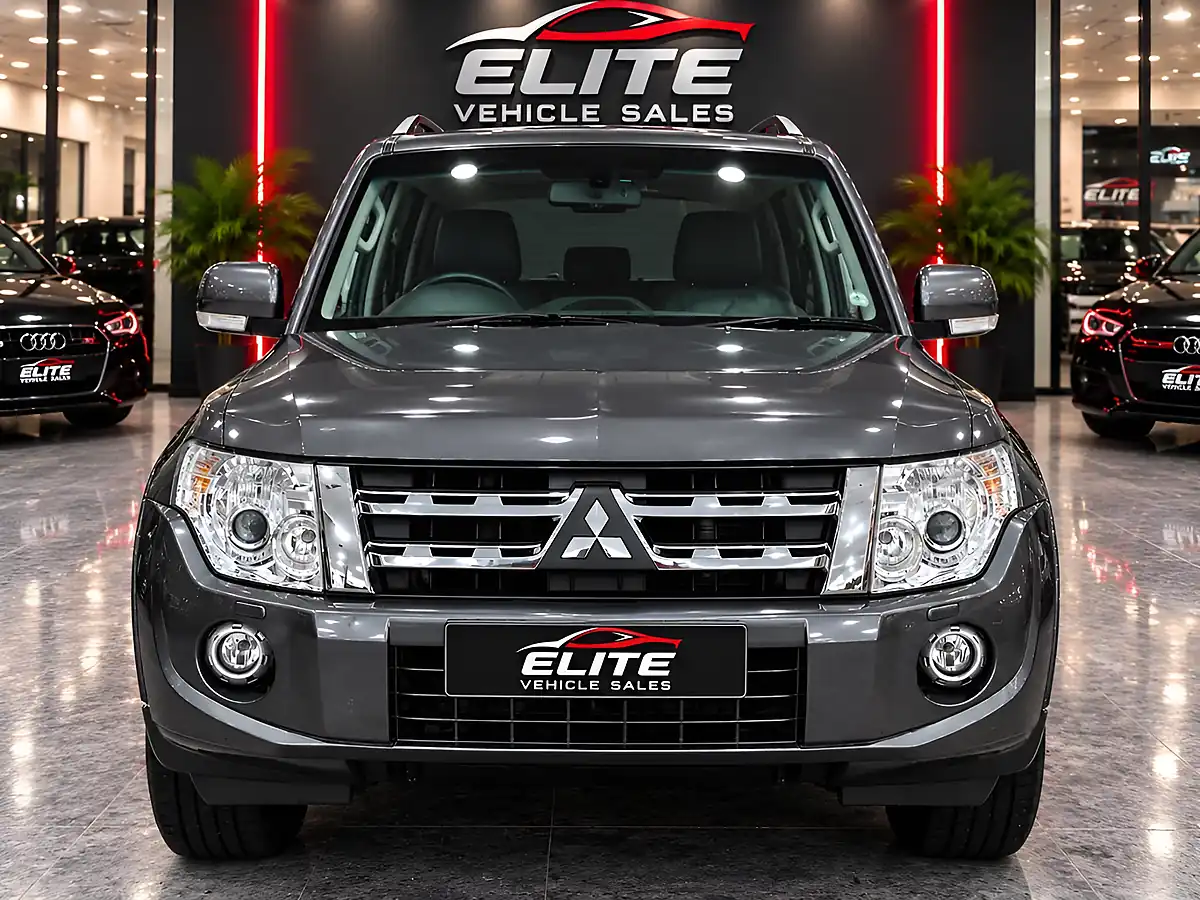 Used 2014 Mitsubishi Shogun SG3 Grey - Interior and Exterior details 3