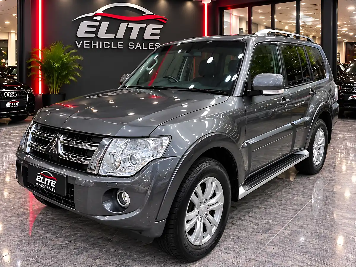 Used 2014 Mitsubishi Shogun SG3 Grey - Interior and Exterior details 9
