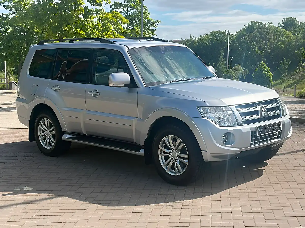 Used 2014 Mitsubishi Shogun SG3 Silver - Interior and Exterior details 2