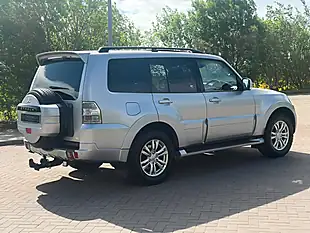 Used 2014 Mitsubishi Shogun SG3 Silver - Interior and Exterior details 3