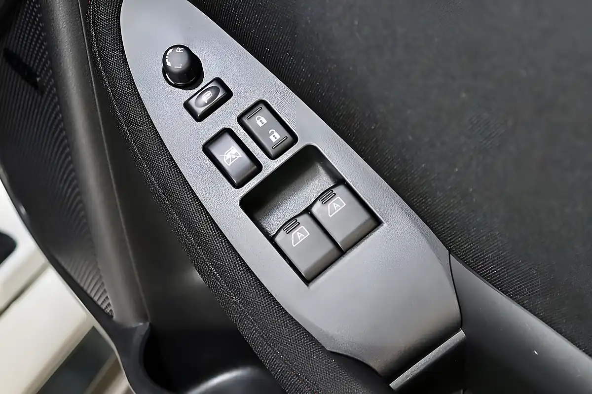 Used 2014 Nissan 370Z Nismo Storm White - Interior and Exterior details 15