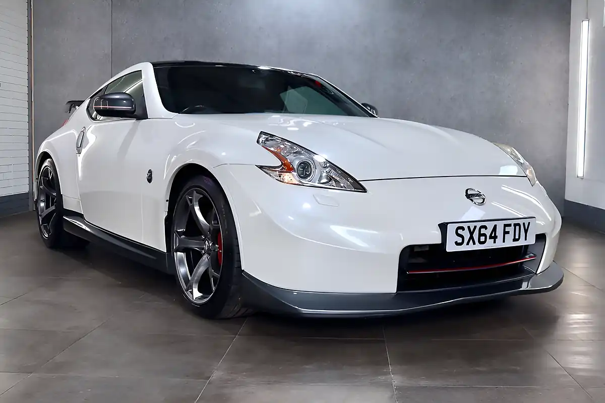 Used 2014 Nissan 370Z Nismo Storm White - Interior and Exterior details 5