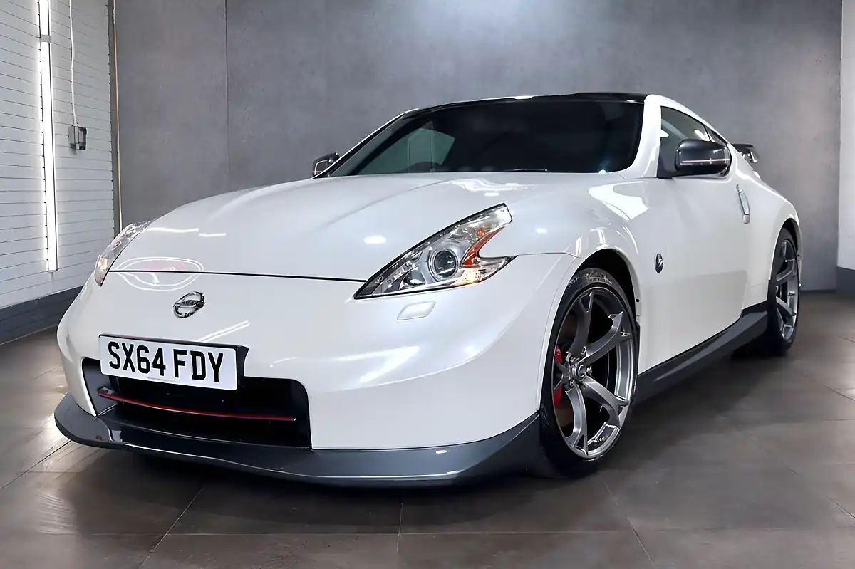 Used 2014 Nissan 370Z Nismo Storm White - Interior and Exterior details 7