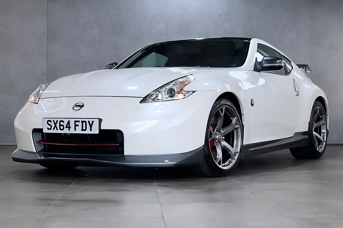 Used 2014 Nissan 370Z Nismo Storm White - Interior and Exterior details 9