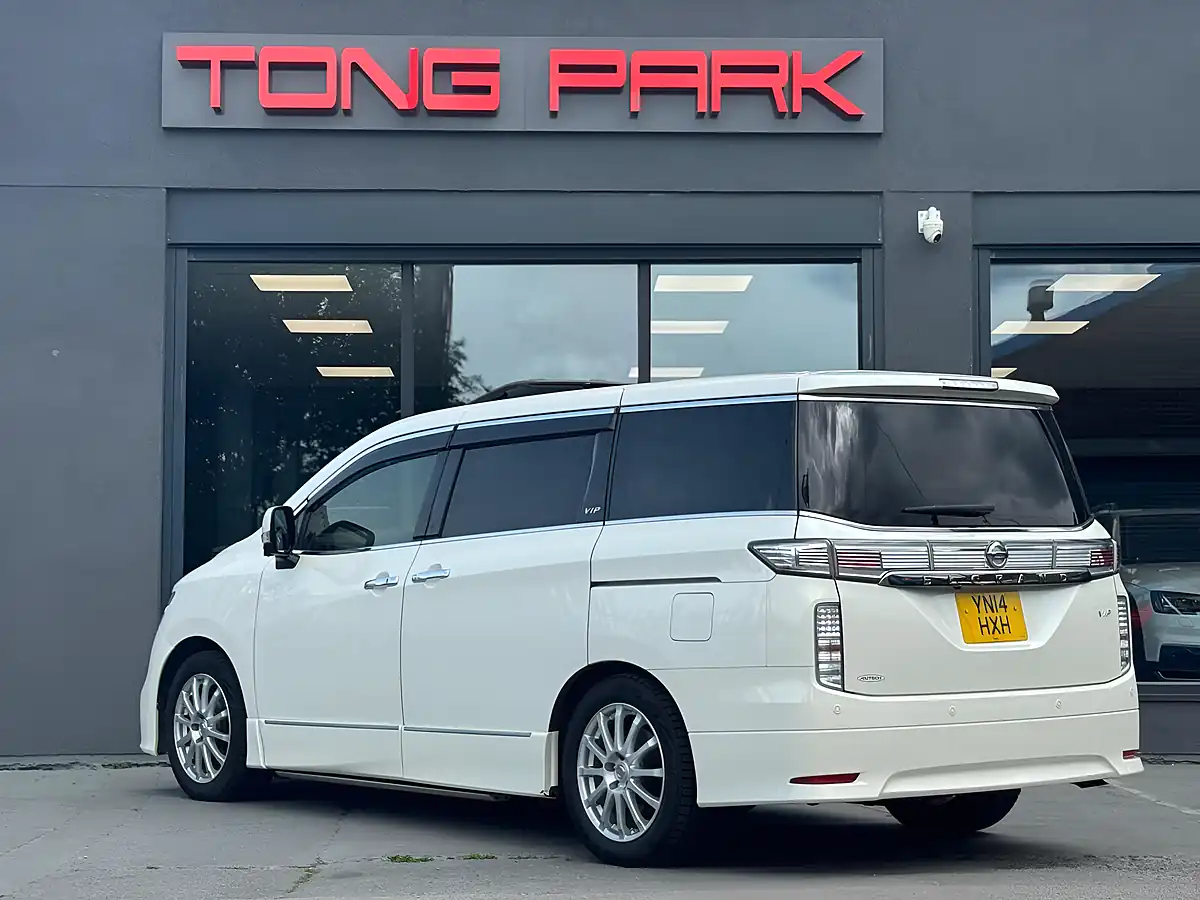 Used 2014 Nissan Elgrand Exclusive Vip White - Interior and Exterior details 3