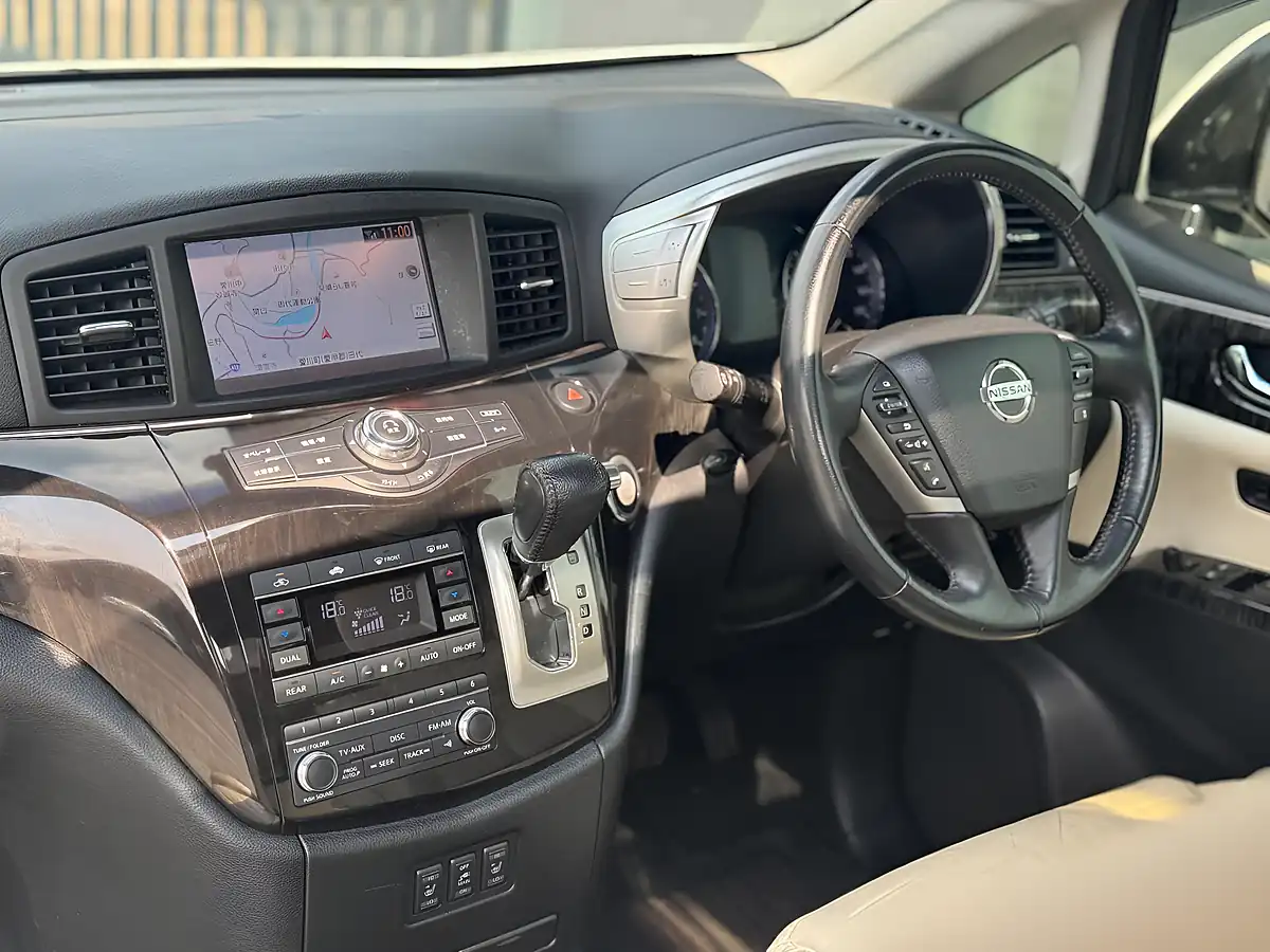 Used 2014 Nissan Elgrand Exclusive Vip White - Interior and Exterior details 4