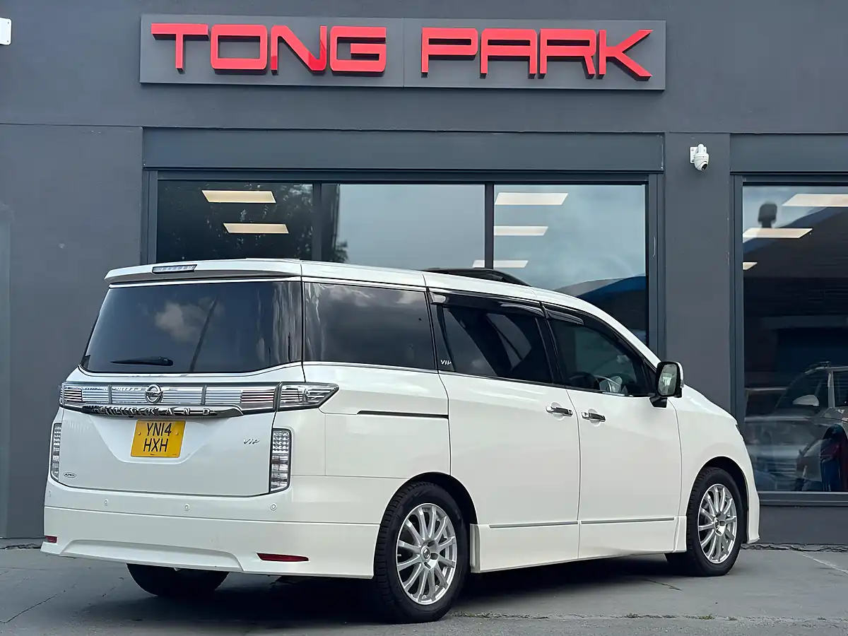 Used 2014 Nissan Elgrand Exclusive Vip White - Interior and Exterior details 9