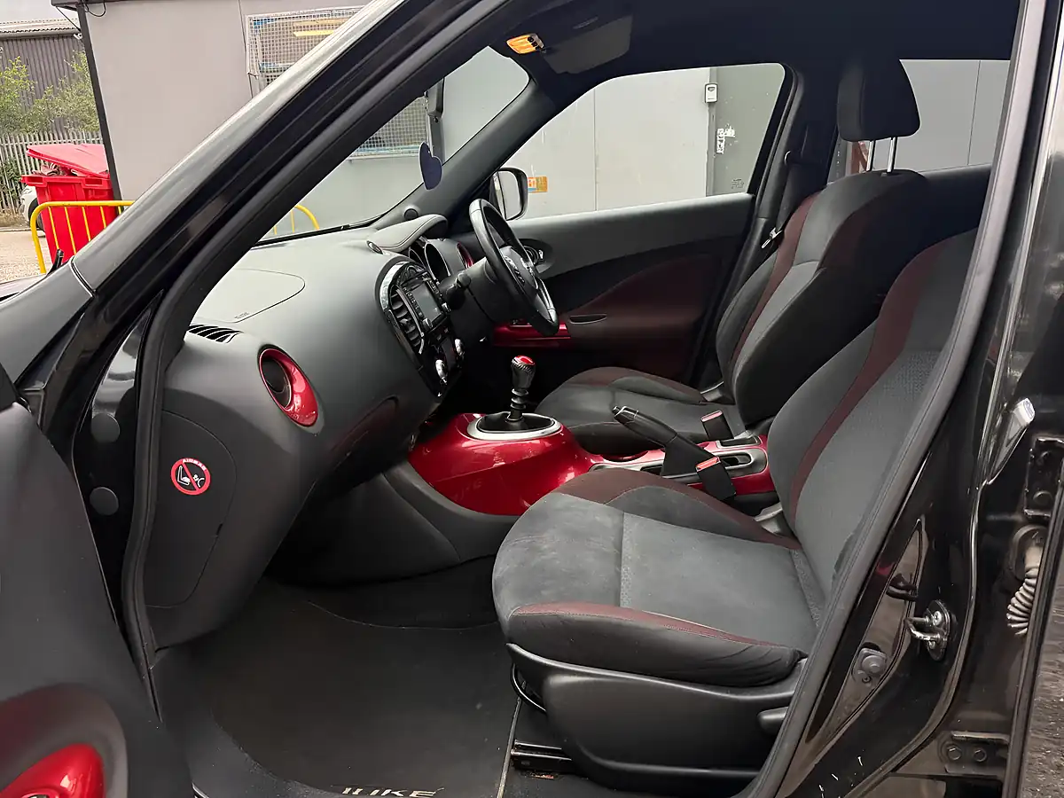 Used 2014 Nissan Juke Acenta Premium Black - Interior and Exterior details 11