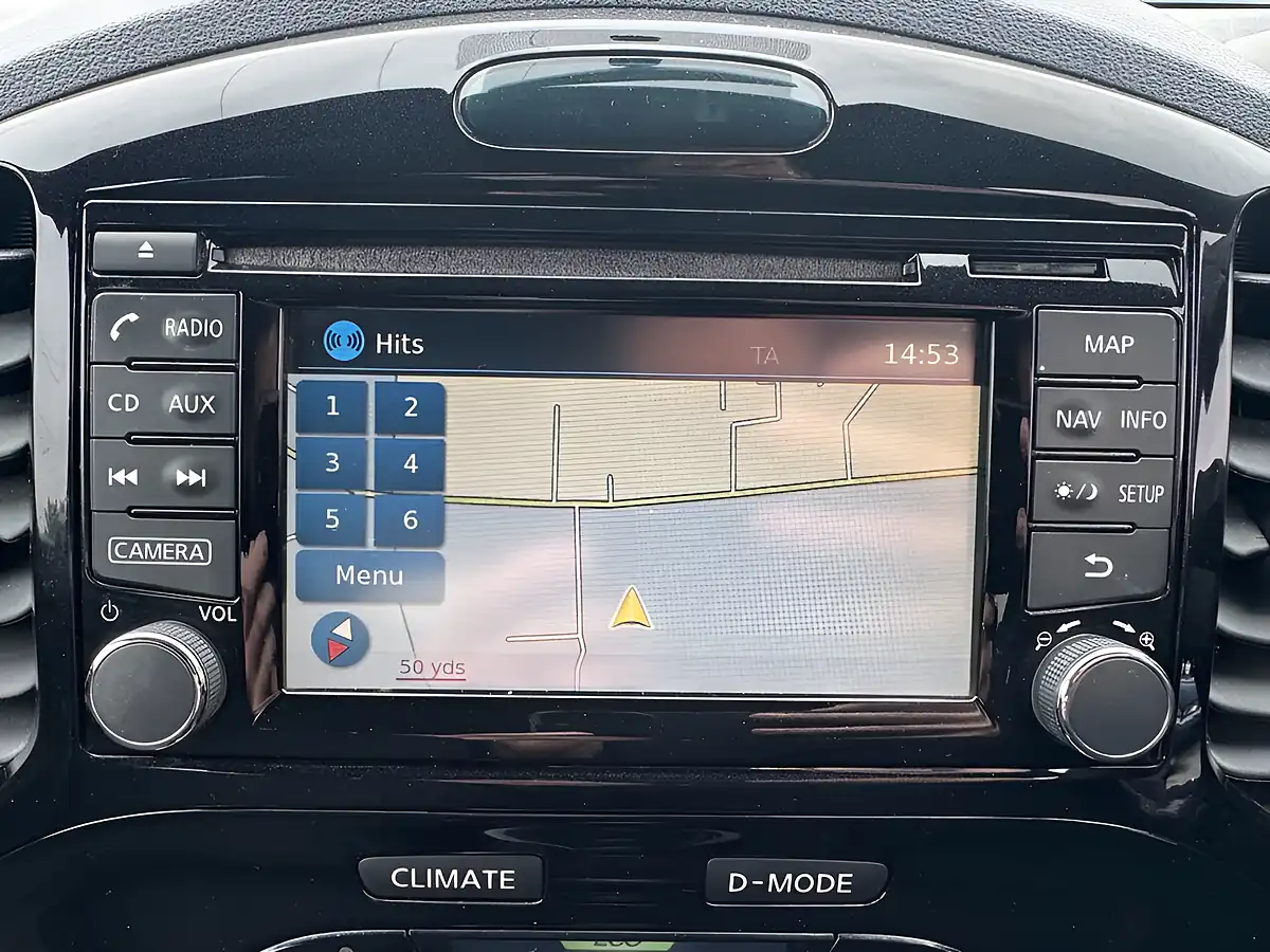 Used 2014 Nissan Juke Acenta Premium Black - Interior and Exterior details 11
