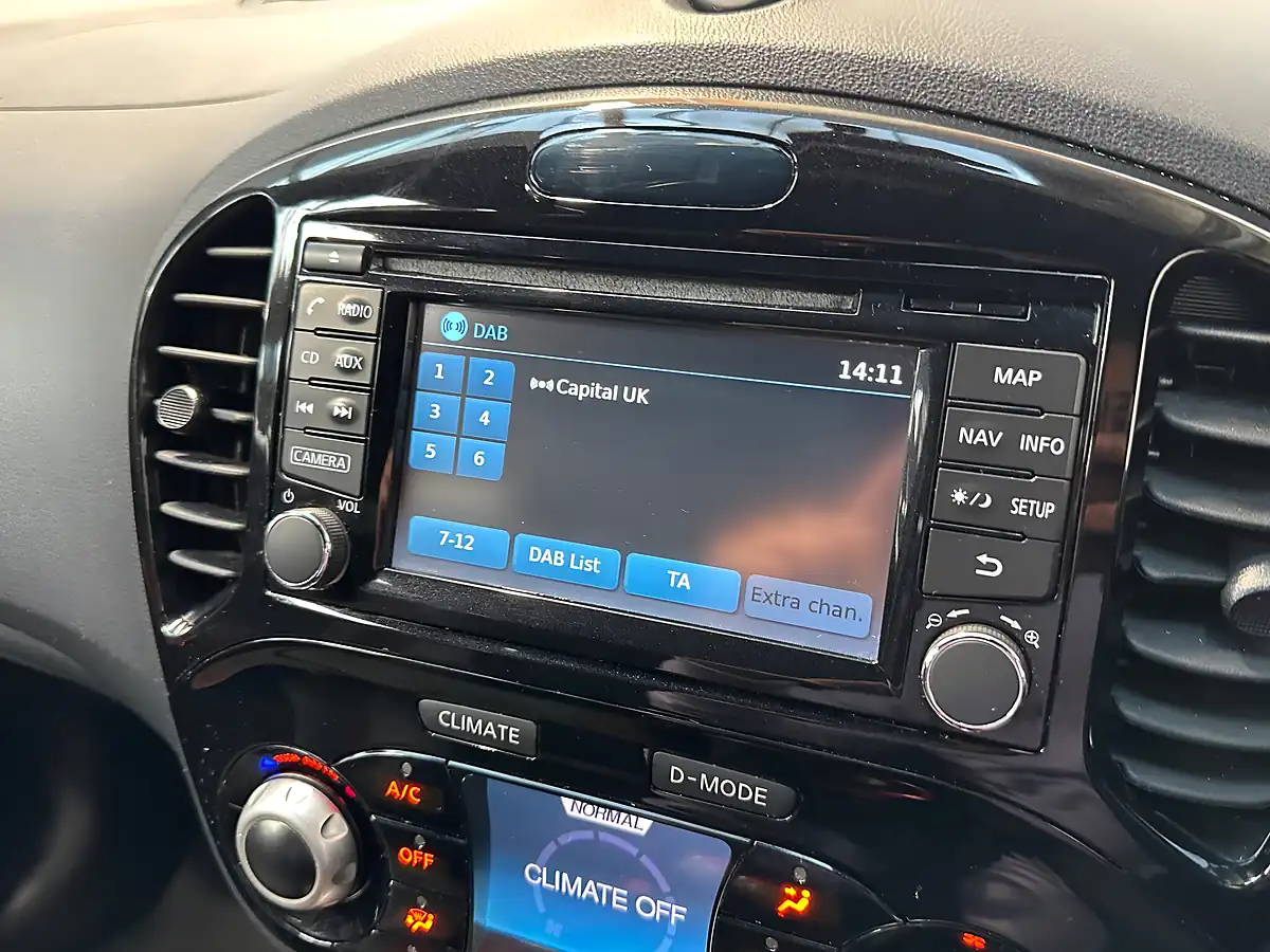 Used 2014 Nissan Juke Acenta Premium Black - Interior and Exterior details 12
