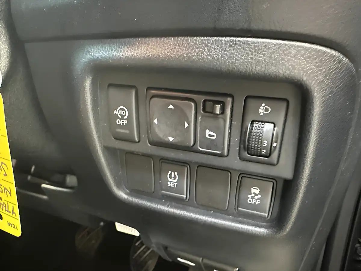 Used 2014 Nissan Juke Acenta Premium Black - Interior and Exterior details 16