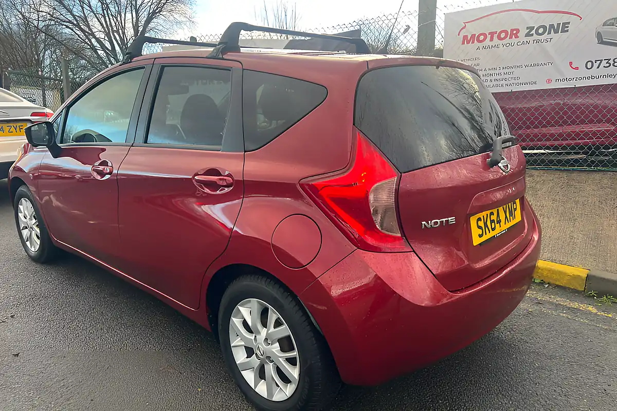 Used 2014 Nissan Juke Acenta Premium Red - Interior and Exterior details 10
