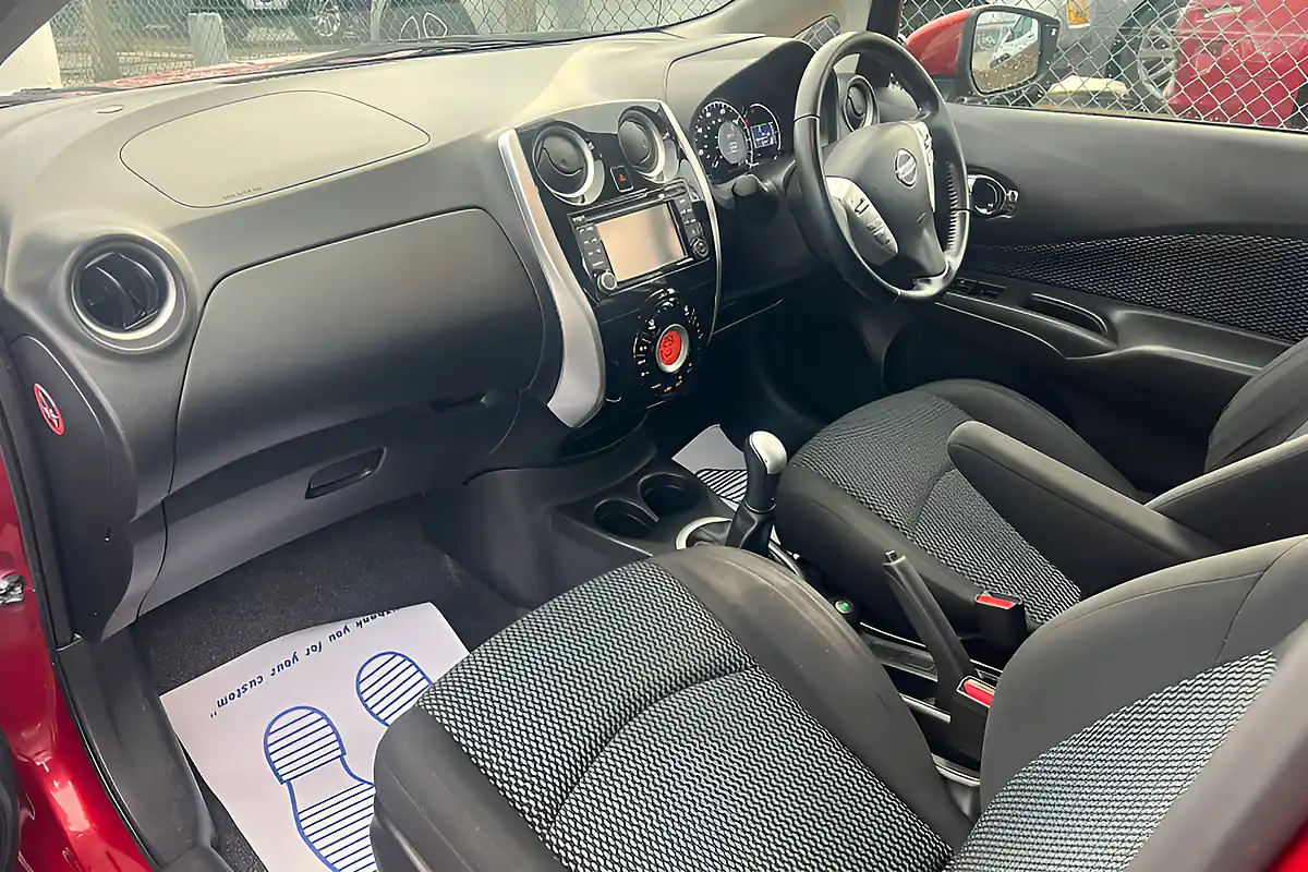 Used 2014 Nissan Juke Acenta Premium Red - Interior and Exterior details 11