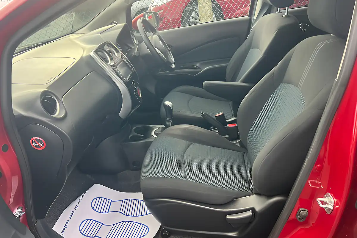Used 2014 Nissan Juke Acenta Premium Red - Interior and Exterior details 12