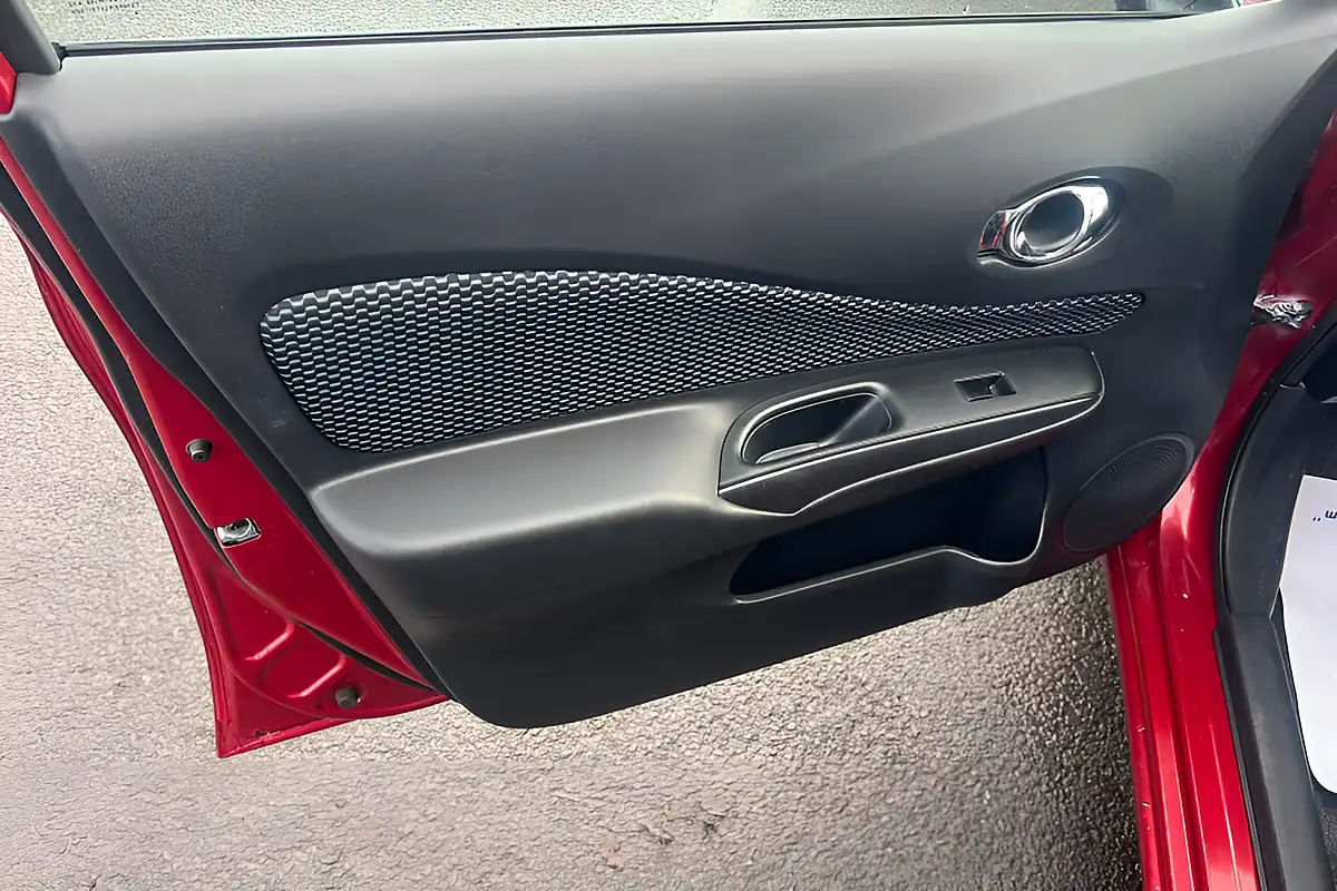 Used 2014 Nissan Juke Acenta Premium Red - Interior and Exterior details 14