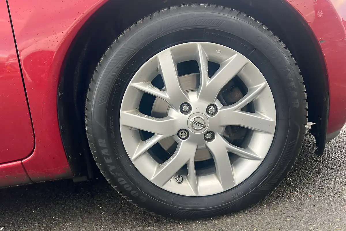 Used 2014 Nissan Juke Acenta Premium Red - Interior and Exterior details 16