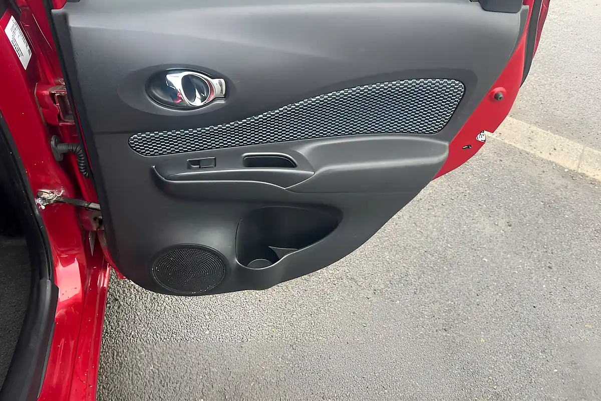 Used 2014 Nissan Juke Acenta Premium Red - Interior and Exterior details 17