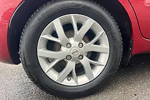 Used 2014 Nissan Juke Acenta Premium Red - Interior and Exterior details 18