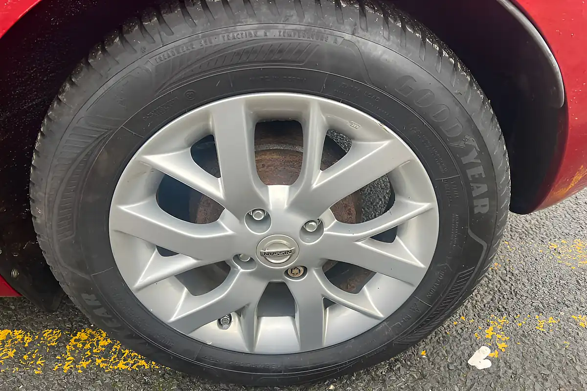 Used 2014 Nissan Juke Acenta Premium Red - Interior and Exterior details 20