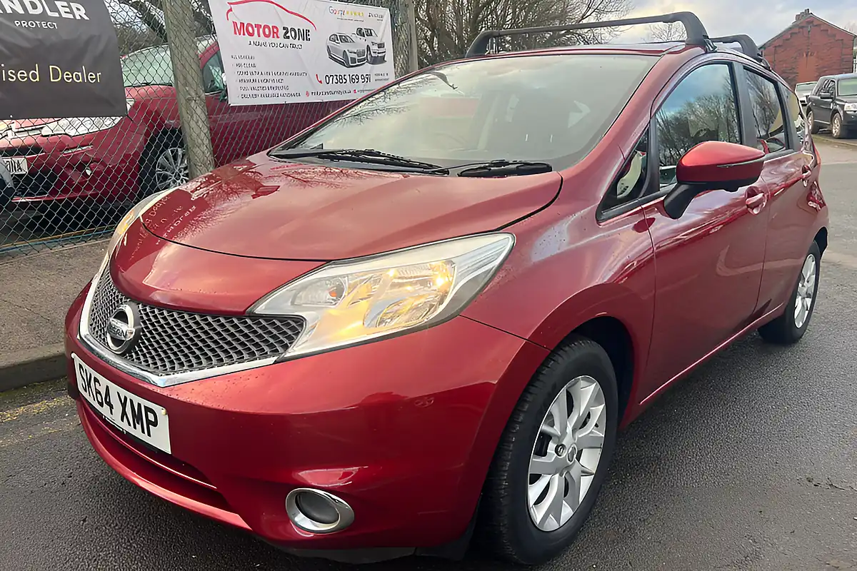 Used 2014 Nissan Juke Acenta Premium Red - Interior and Exterior details 3