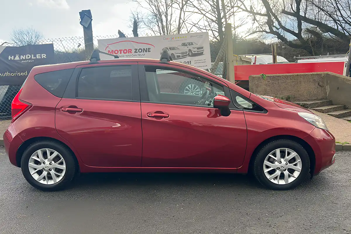 Used 2014 Nissan Juke Acenta Premium Red - Interior and Exterior details 4