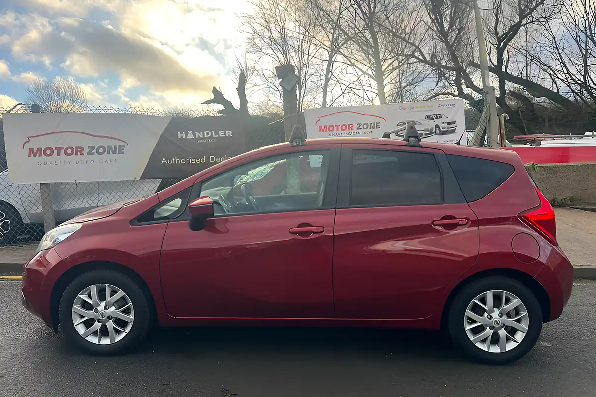 Used 2014 Nissan Juke Acenta Premium Red - Interior and Exterior details 5