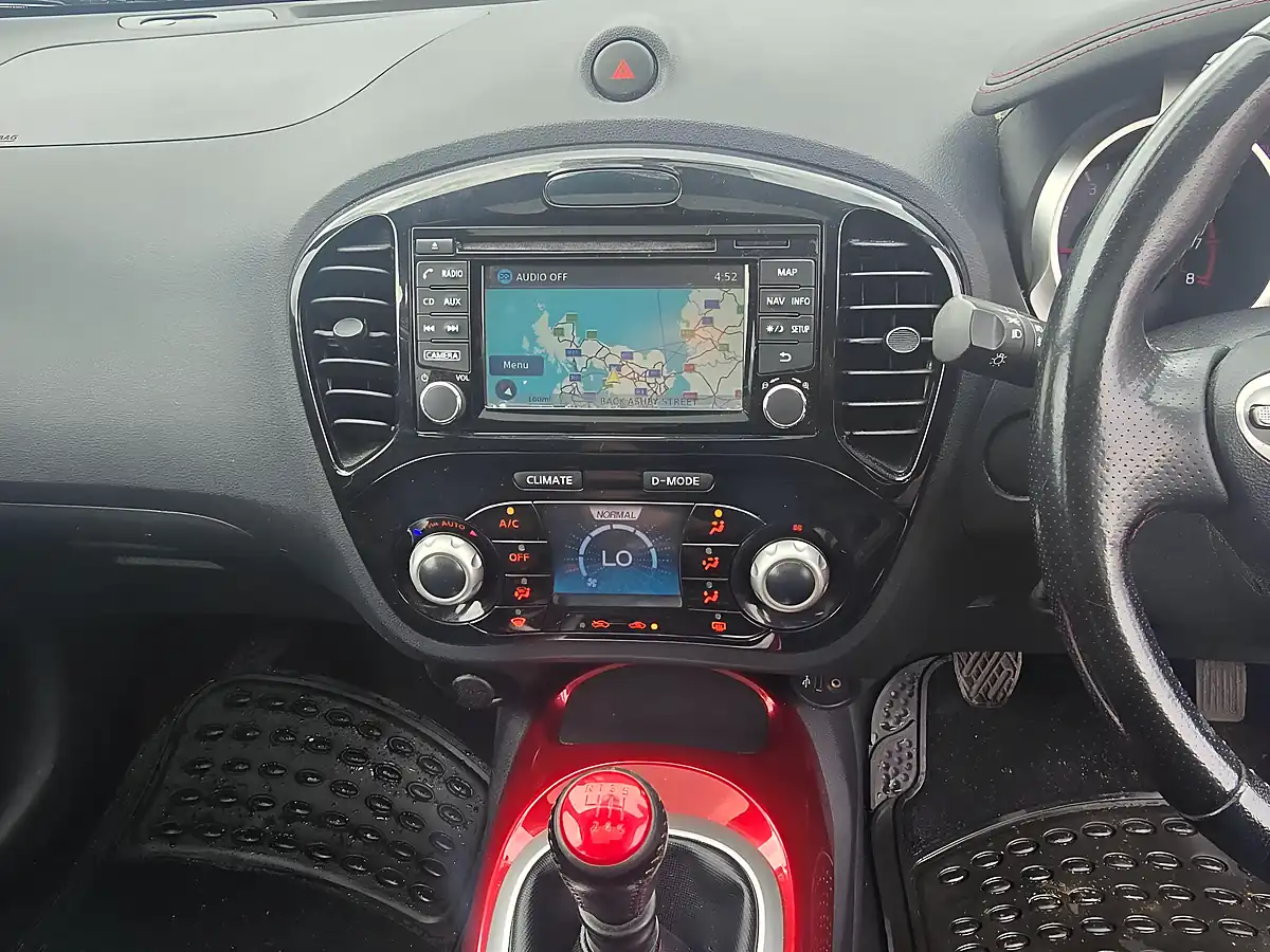 Used 2014 Nissan Juke Acenta Premium Red - Interior and Exterior details 11