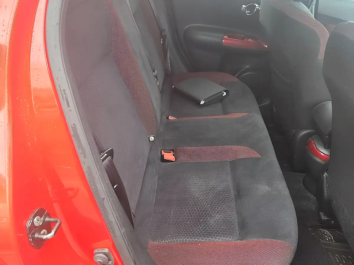 Used 2014 Nissan Juke Acenta Premium Red - Interior and Exterior details 13