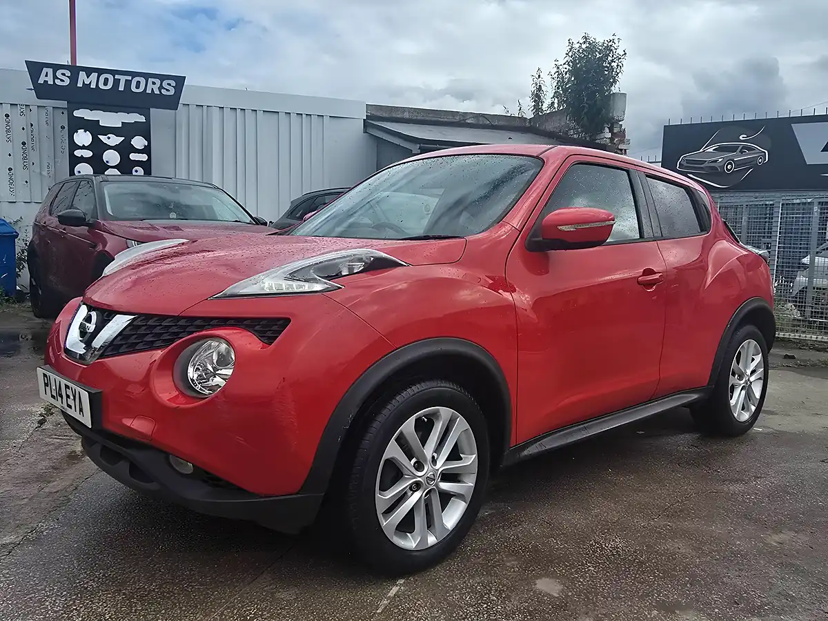 Used 2014 Nissan Juke Acenta Premium Red - Interior and Exterior details 3