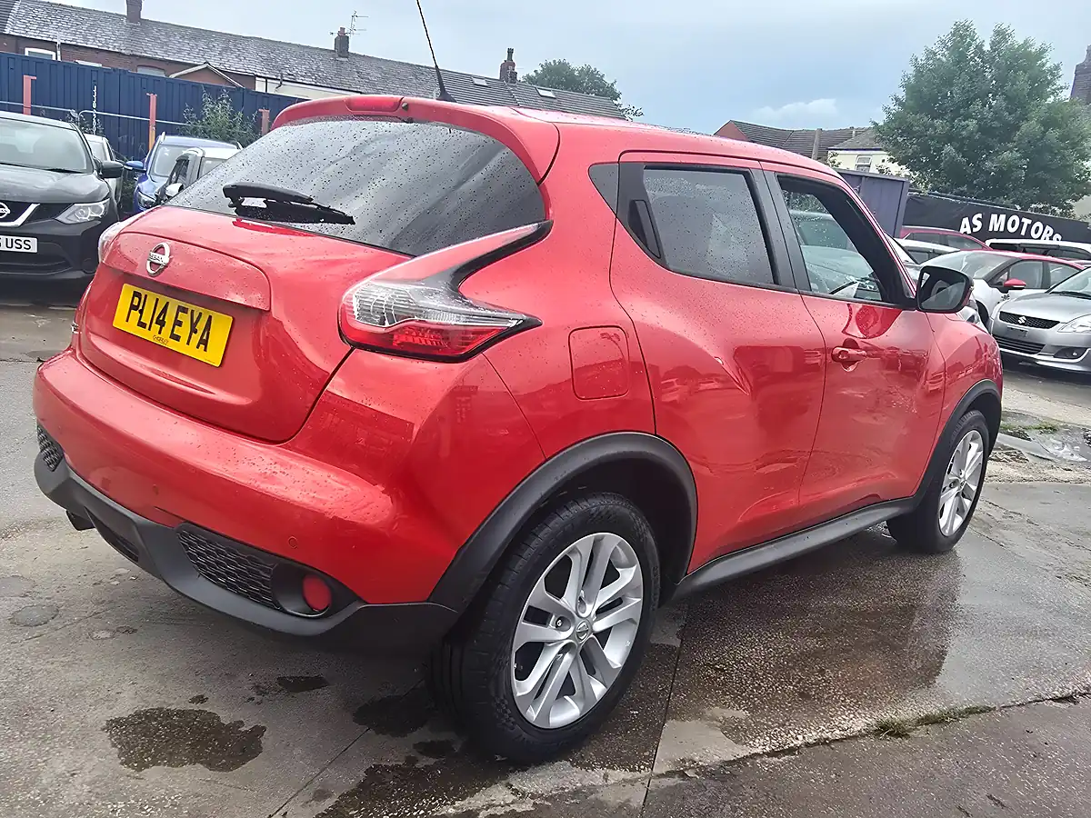 Used 2014 Nissan Juke Acenta Premium Red - Interior and Exterior details 7
