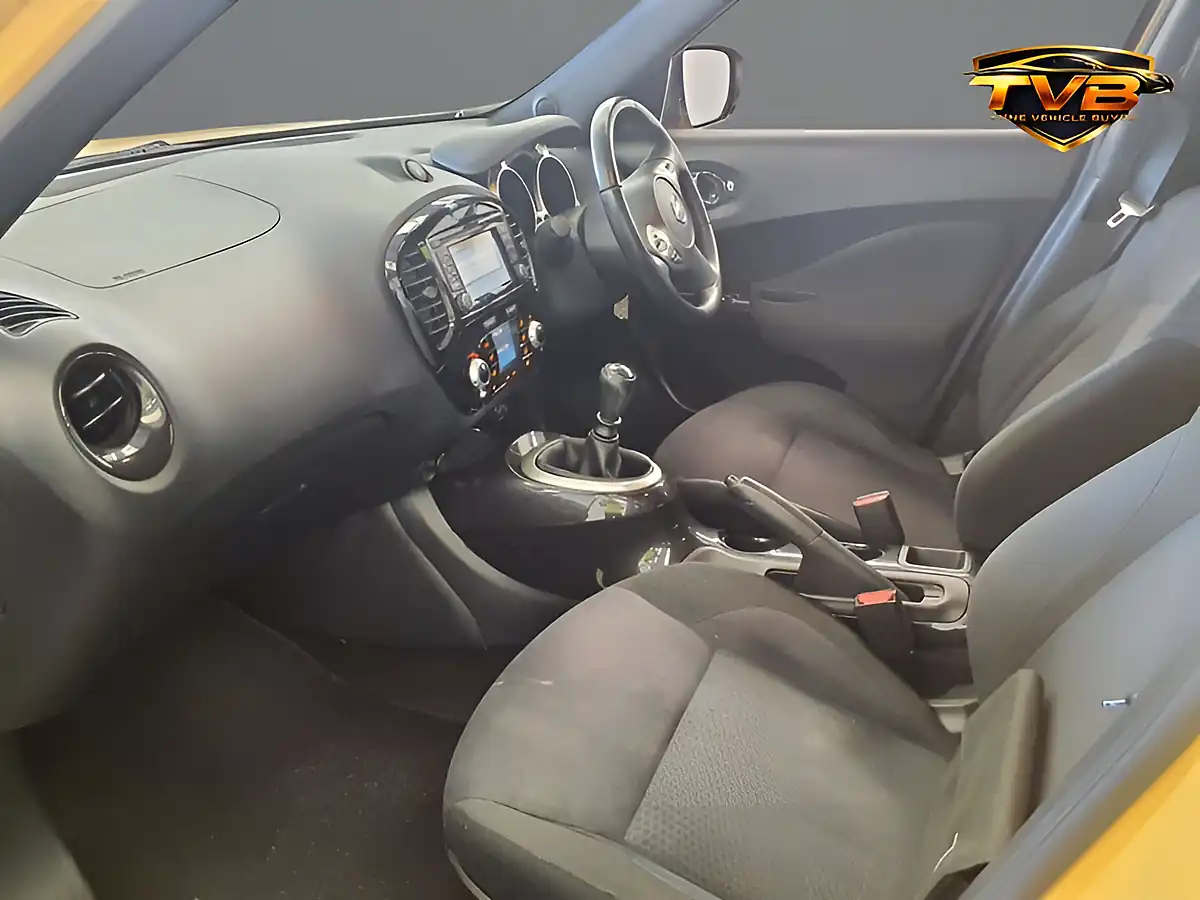 Used 2014 Nissan Juke Acenta Premium Sunlight Yellow - Interior and Exterior details 13
