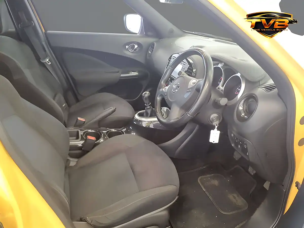 Used 2014 Nissan Juke Acenta Premium Sunlight Yellow - Interior and Exterior details 9