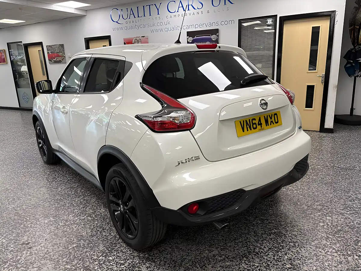Used 2014 Nissan Juke Acenta Premium White - Interior and Exterior details 14